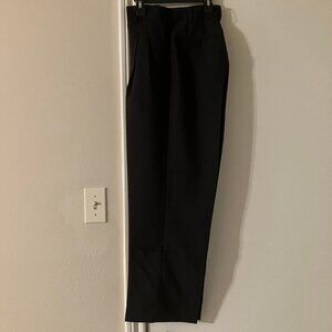 Men's Pleated Solid Classic Fit Pants